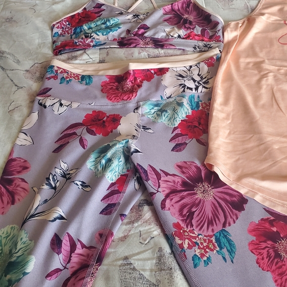 Active set - Picture 1 of 5